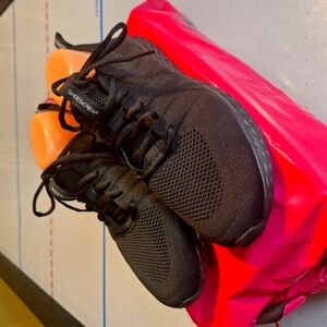 Shoes For Crew Slip & Oil Resistant Women's Black Work Shoes. Size 9